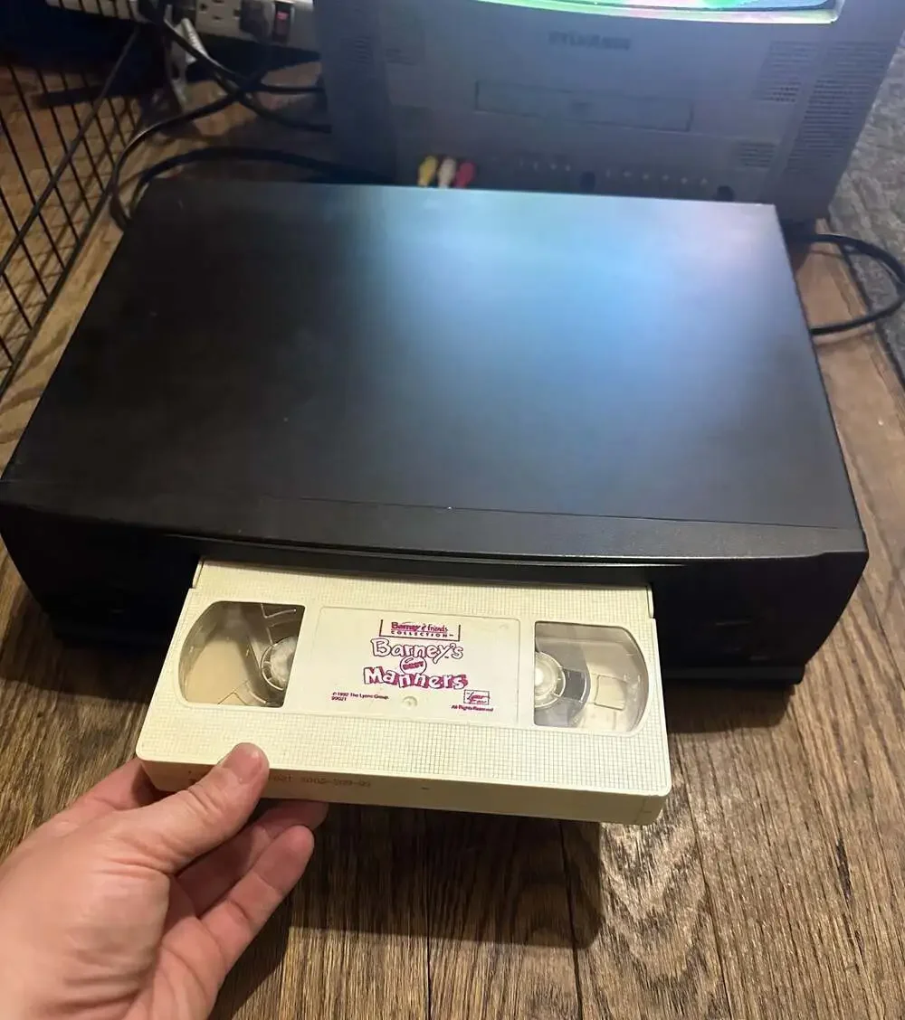 Zenith VRB420 4-Head Hi-Fi Stereo VHS VCR SpeakEZ Voice Directed Op System